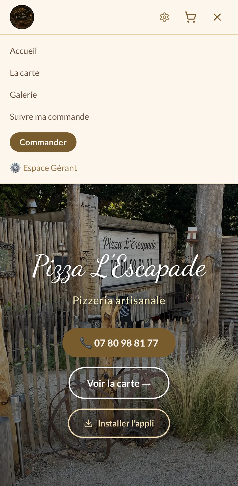Le menu de navigation mobile ouvert