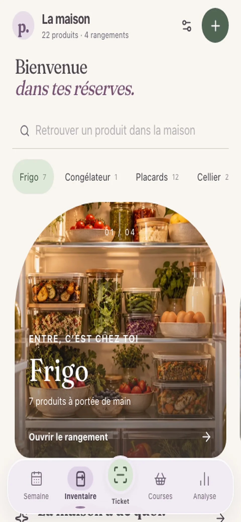 Défilement des rangements de la maison, puis ouverture du frigo